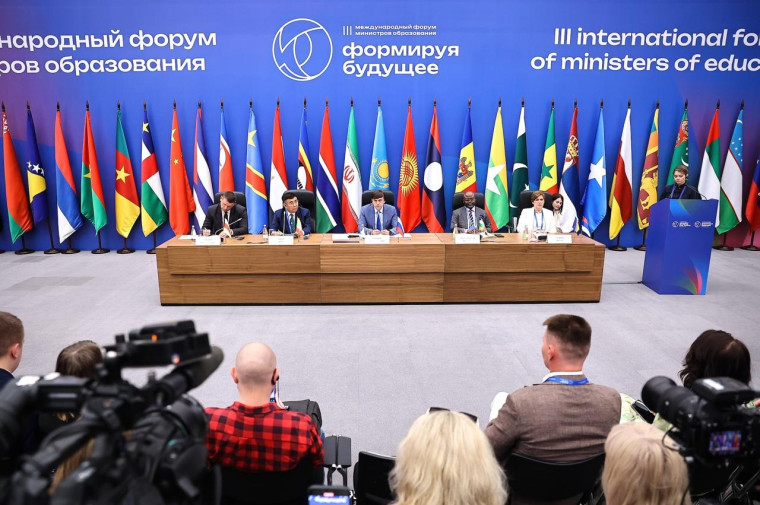 Сергей Кравцов сообщил о планах по формированию новой международной системы оценки качества образования.